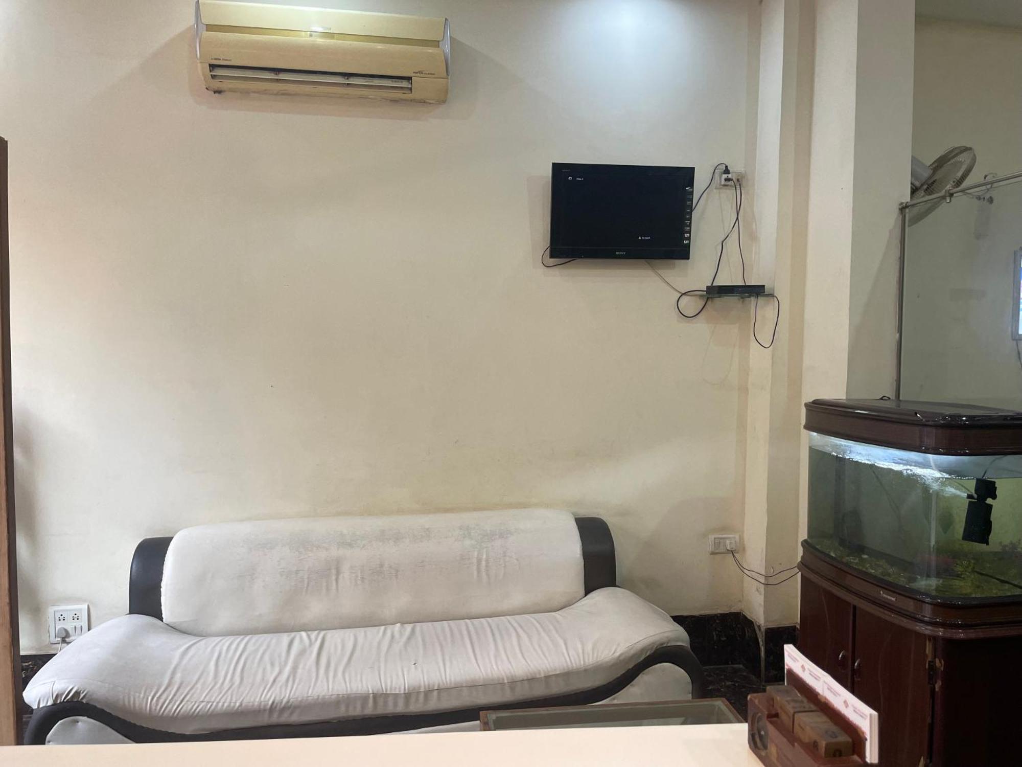 Hotel Golden Gate New Delhi Exterior photo